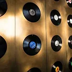 فندق Jams Music 4*